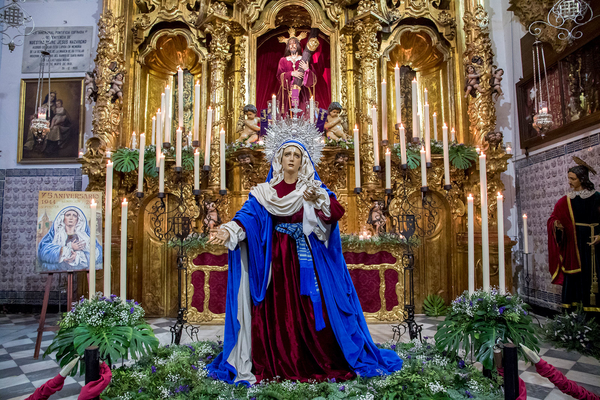 dolores75clausura altar