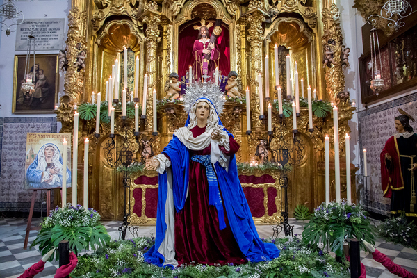 dolores75clausura altar