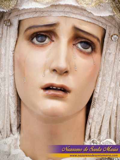 15042011133441doloresnazareno besamano2011